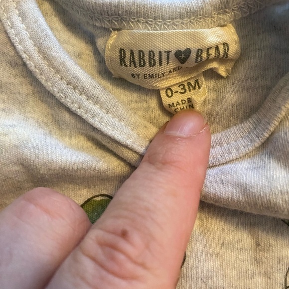 Gray Bodysuit with Veggie Design and Short Sleeves - Picture 4 of 6